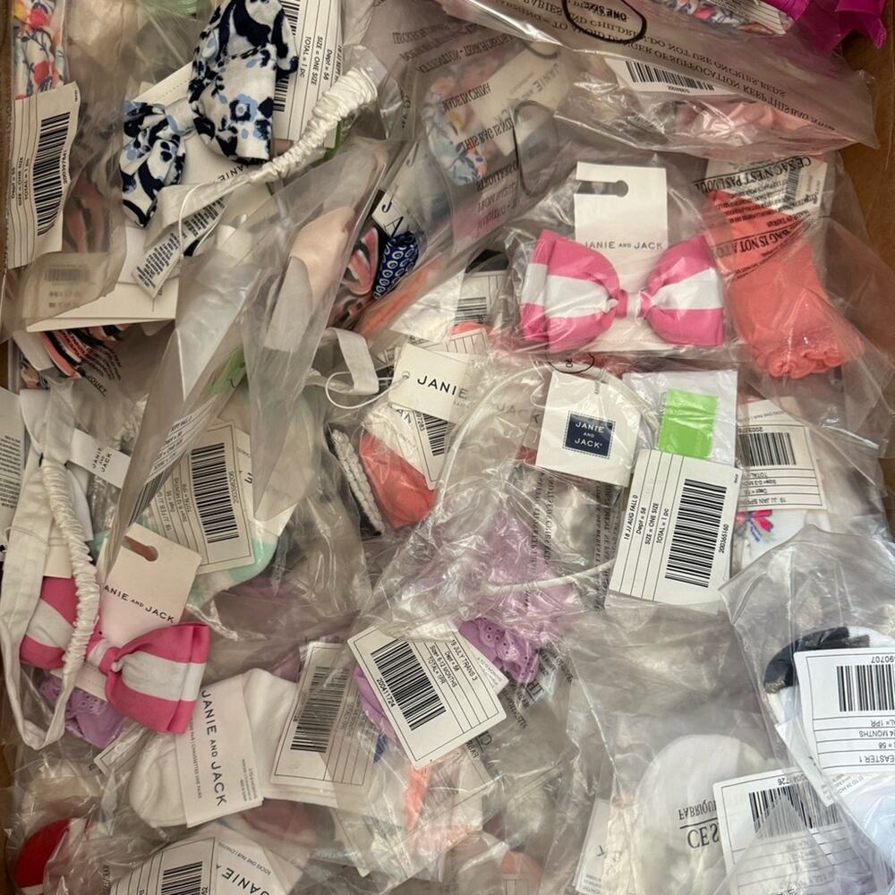 New ~ JANIE and JACK accessories girls grab bag! 0-24 months! ♥️♥️ - Picture 1 of 2